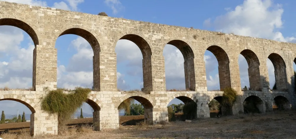 アッコ水道橋（Acre aqueduct）
